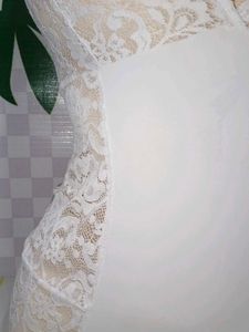 (100)White Lace Bodysuit