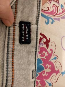 men Light Wash Milan Fit Straight Jeans
