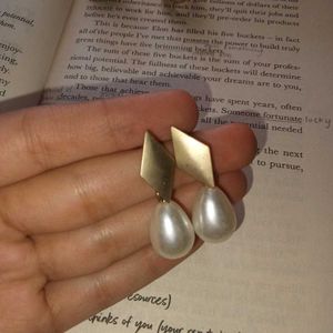 Elegant Pearl Drop Earrings