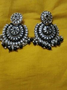 Elegant Kundan & Pearl Jhumkas