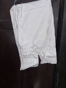 White Embroidered Chikankari stretchable Leggings