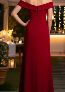 Elegant Off-Shoulder Red Maxi Dress