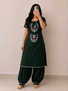 Embroidered Kurta With Dhoti Pants