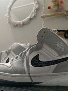 Unisex Air Jordan 1 Mid Sneakers