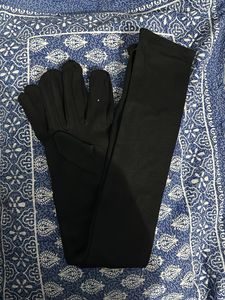 Gloves + Duppatta + Leggings