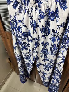 Chic Blue Floral Wide-Leg Pants