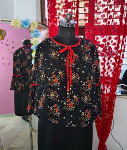 Chic Floral Print Top with Red Trim