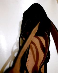 Jet Black , Trendy And Party Wear Heels.