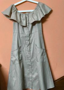 Stylish Off-Shoulder Frill Dress🥰 size small