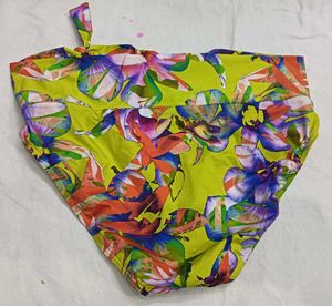 Vibrant 💚 big size .Floral Print Bikini Bottom