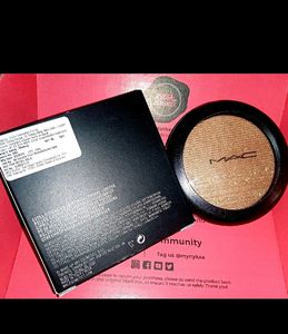 MAC Extra Dimension Skinfinish Highlighter