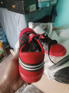 NEW NO USED PULIVE SNEAKERS SHOES FOR MEN AND WOME