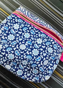 Estee lauder cute Ethenic Pouch