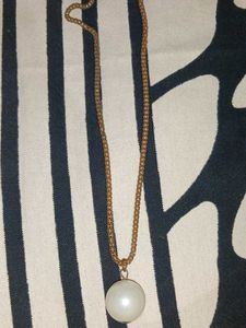 Elegant Pearl Pendant Necklace