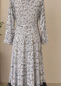 Black &amp; White Printed Long Shrug