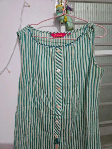 Green Striped Sleeveless Kurta