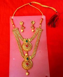 Elegant Gold-Tone Necklace &amp; Earring Set