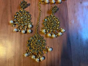 Stunning Pearl &amp; Crystal Jewellery Set p-1000