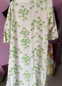 Chic White Kurta with Green Elephant Print