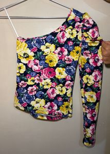 🔴CLEARANCE SALE 🔴 One-Shoulder Floral Top size S