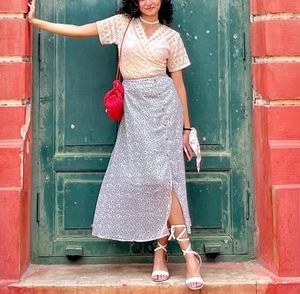 Chic Floral Midi Skirt with Button Detail