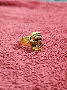 Skull Ring - Gold Tone