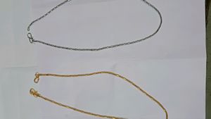 Set Of 2 Golden And Silver Chains