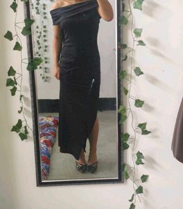 Elegant Black Off-Shoulder Maxi Dress