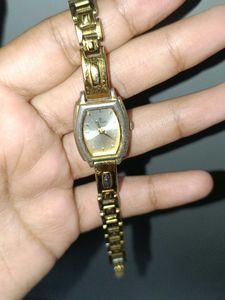 Elegant Gold Tone Women's Watch