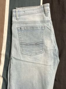 American Eagle Light Wash Jeans