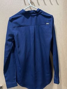women's navy blue long-sleeve wrap-style blouse/to