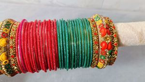 Colorful Bangle 24 pcs Set+4kare red +2kare