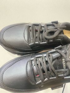Classic Black Casual Sneakers
