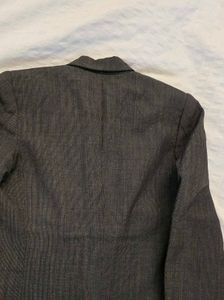 Classic Blazer - Versatile Style