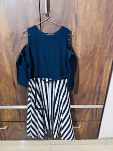 Chic Cold Shoulder Striped Dress