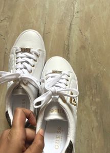 Sale 🔥GUESS Giella New Sneakers