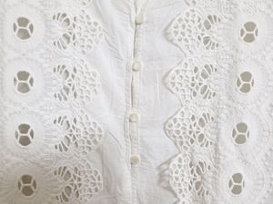 🎈NEW🎈White Embroidered Top