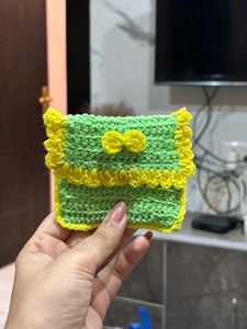Crochet mini pouch