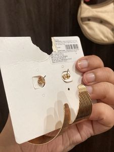 Chic Gold Hoop Earrings
