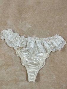 Thongs lace adventure