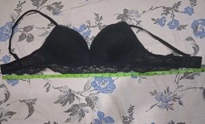 Black Lace Non Wired Push-up Bra