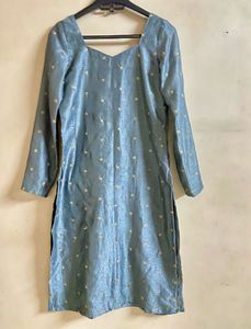 Elegant Blue Embroidered Kurta