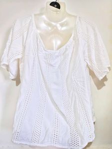 Chic White Eyelet Blouse Large -XL SIZE