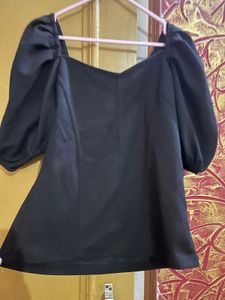 Chic Black Puff Sleeve Top