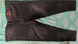 Dark fit jeans for women