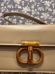 Chic Cream Crossbody Bag