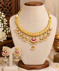 Exquisite Gold Necklace and Earring Set