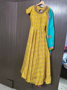 Elegant Yellow &amp; Blue Kurta Set