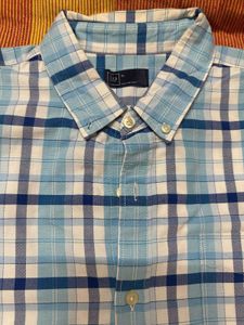 GAP Men's Blue Plaid Button-Up Shirt