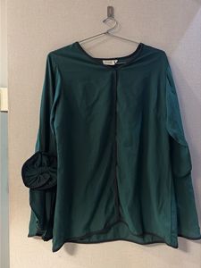 Elegant Green Top with Bow Detail